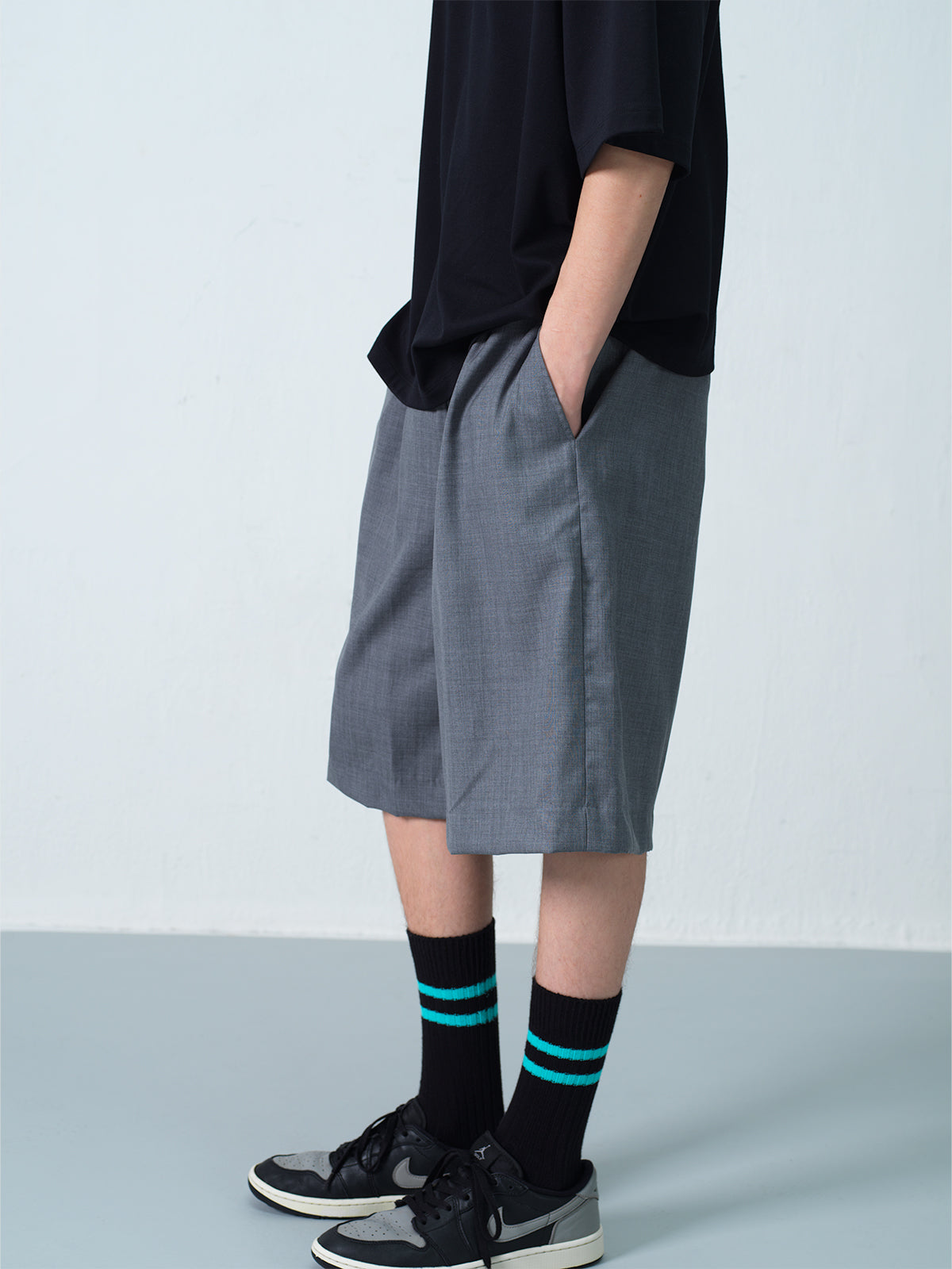 WOOL BERMUDA PANTS