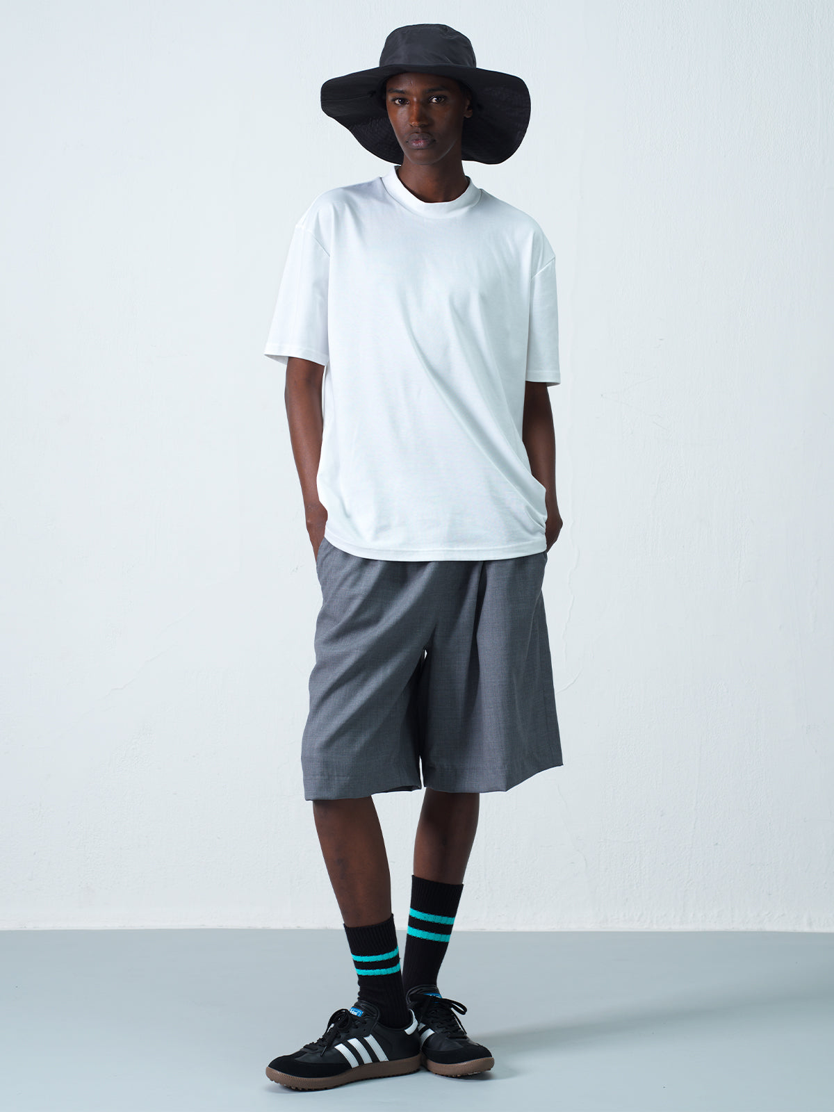 WOOL BERMUDA PANTS