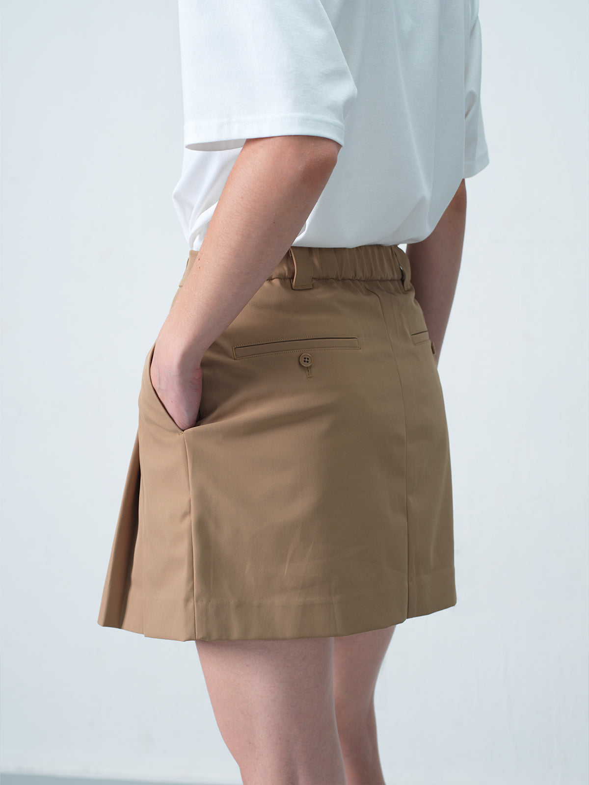 SHORT SKIRT
