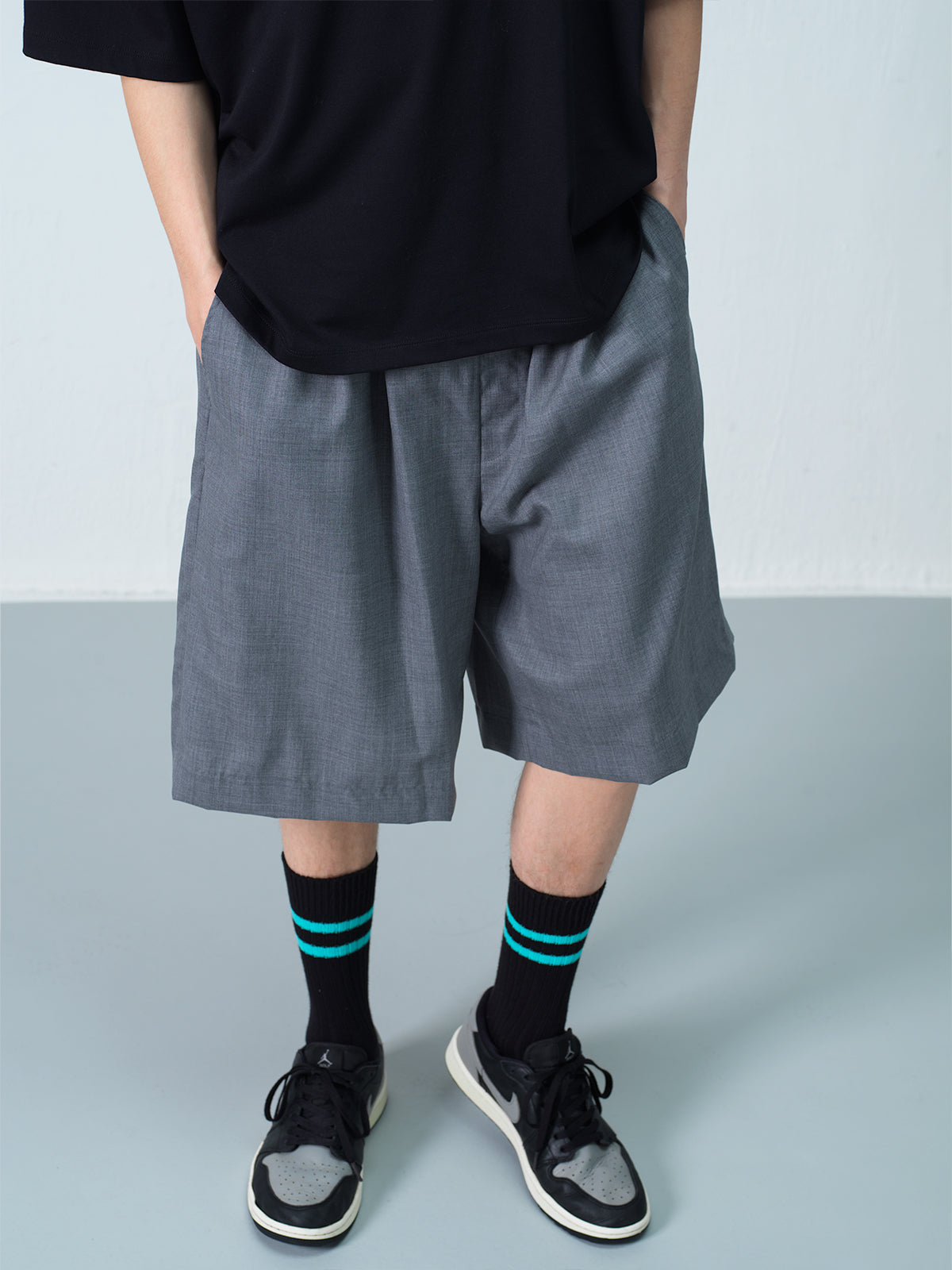 WOOL BERMUDA PANTS